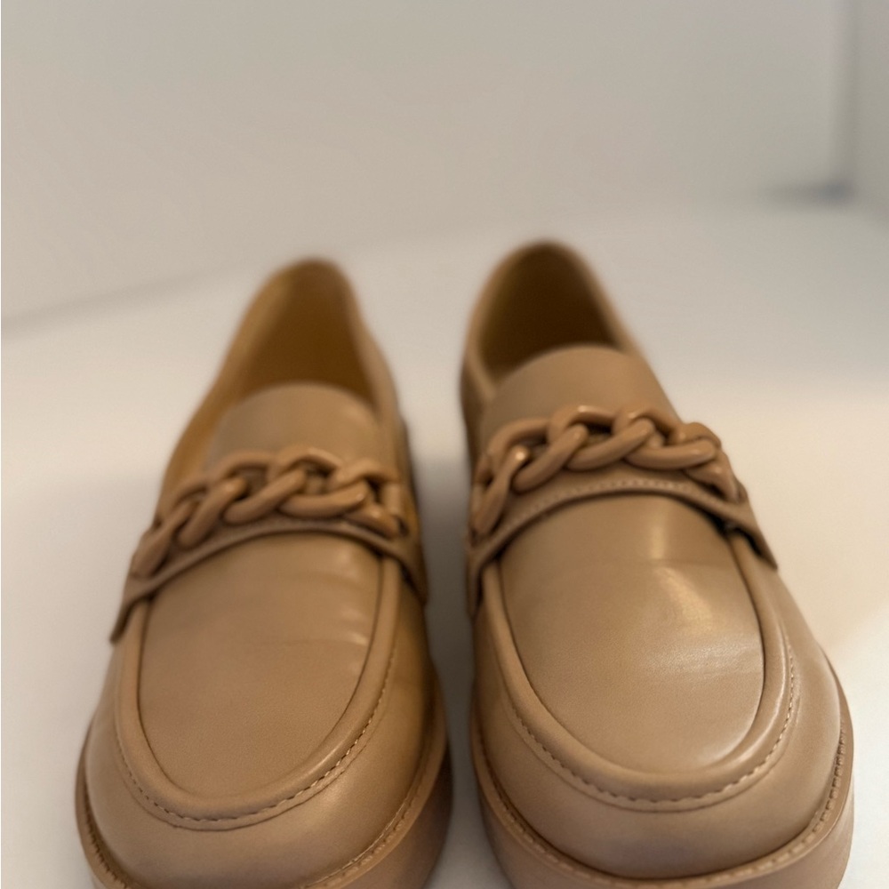 Marc Fisher Tan Loafers with Chain Accent Women’s Size 6